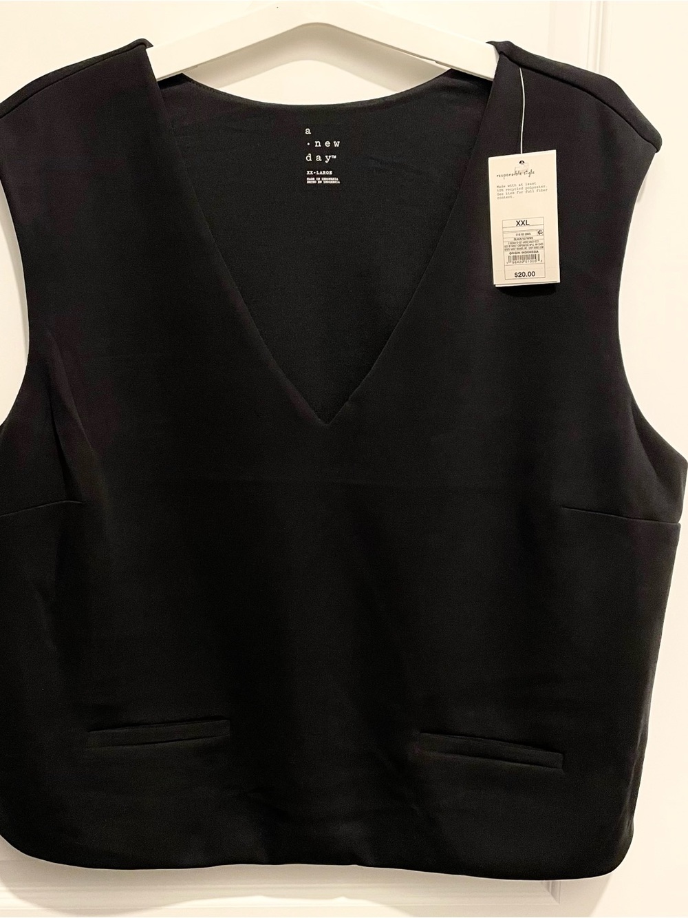 a new day Black V-Neck Sleeveless Shell Top - XXL
